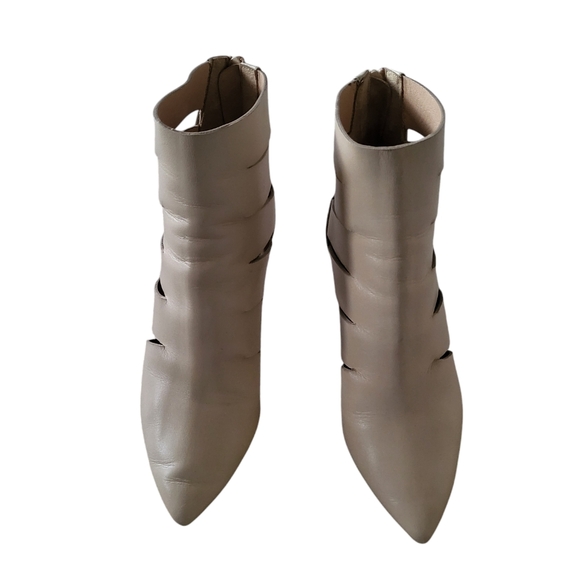 Genuine leather Le Chateau shooties size 6 - Picture 5 of 8